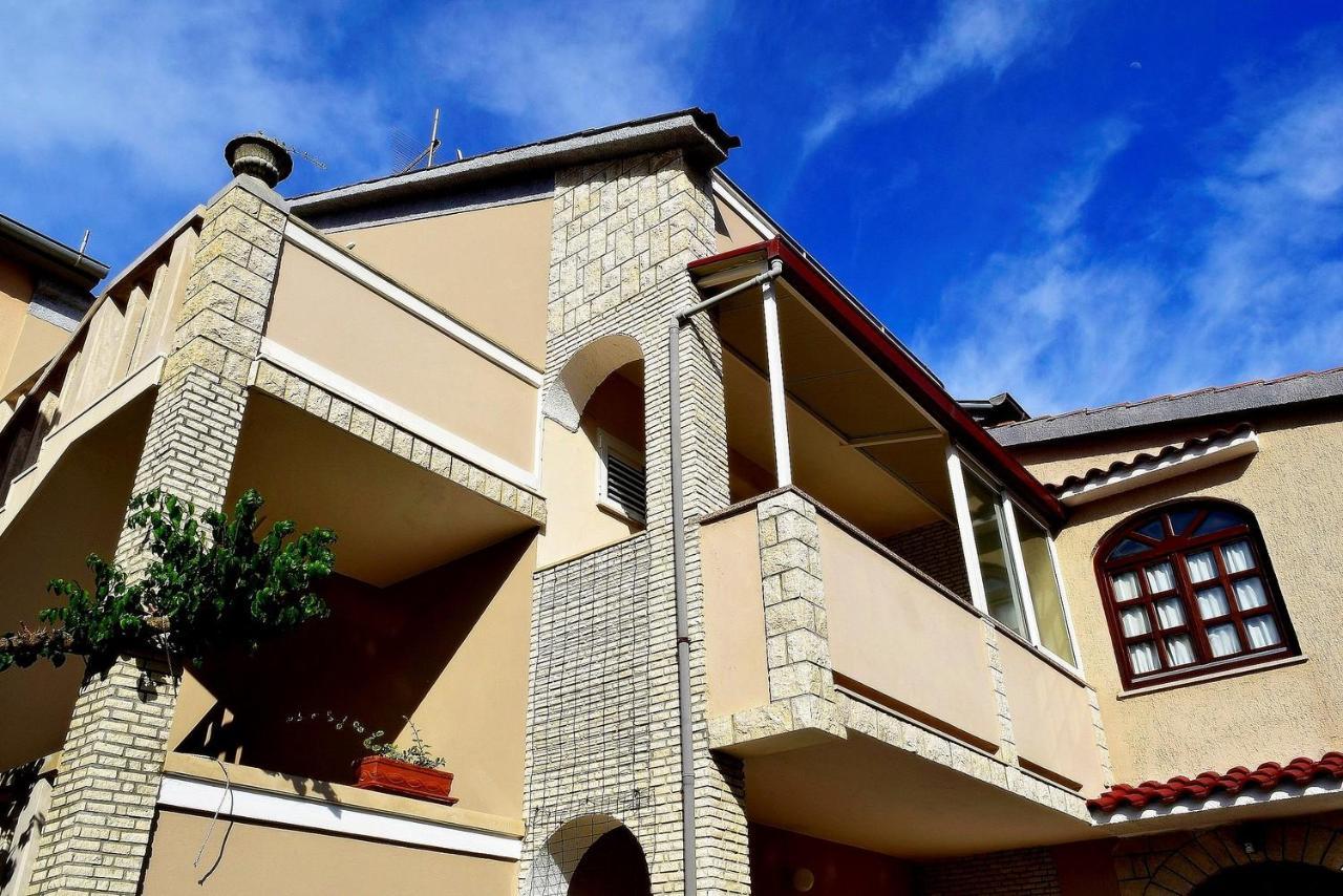Zoro Apartments Palit ภายนอก รูปภาพ