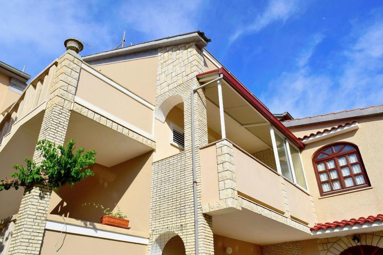 Zoro Apartments Palit ภายนอก รูปภาพ