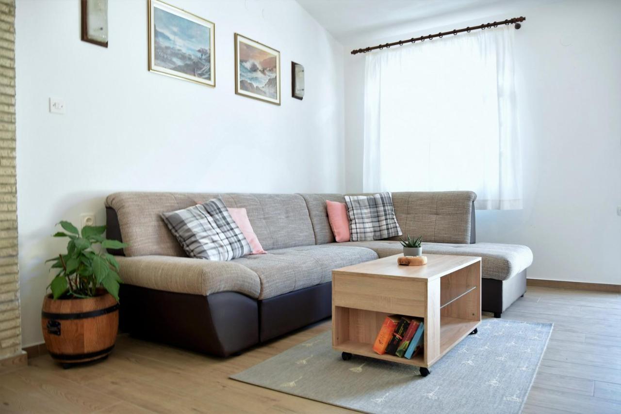 Zoro Apartments Palit ภายนอก รูปภาพ