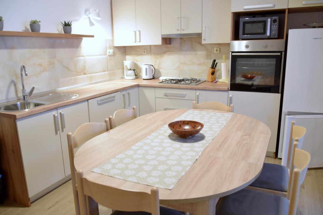 Zoro Apartments Palit ภายนอก รูปภาพ